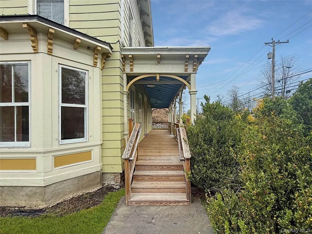 2321-2325 Rt-9d Wappingers Falls NY 12590