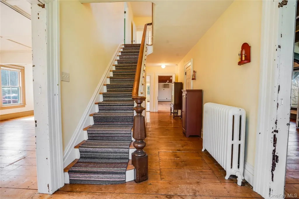 2321-2325 Rt-9d Wappingers Falls NY 12590