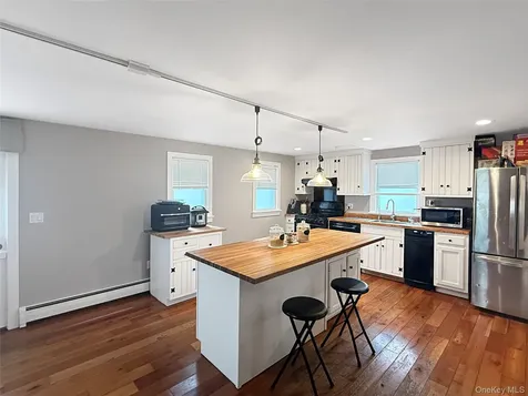 2321-2325 Rt-9d Wappingers Falls NY 12590