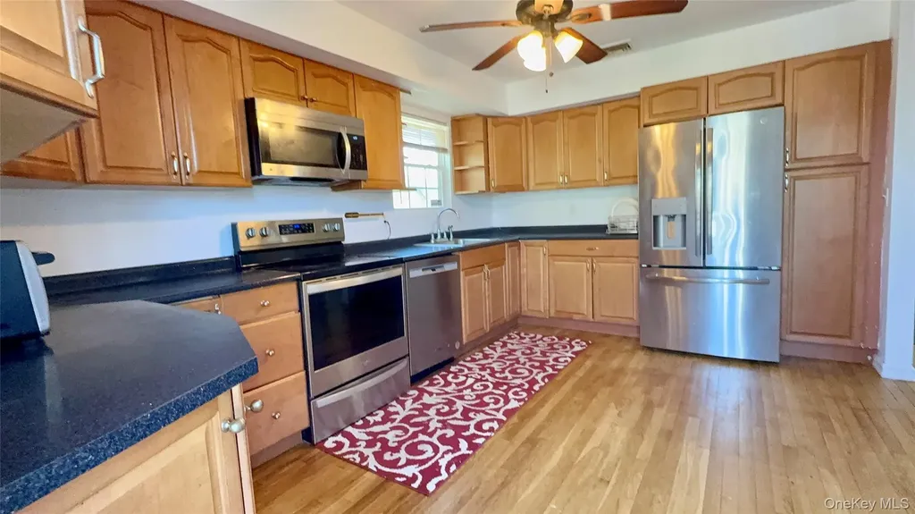 29 Sheridan Drive Shirley NY 11967