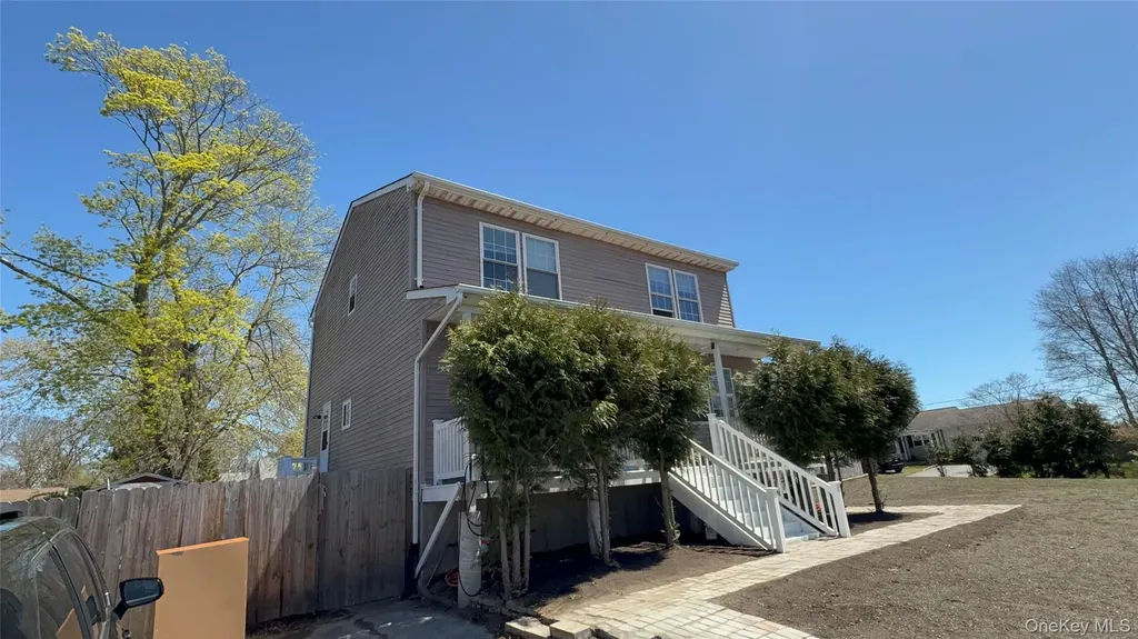 29 Sheridan Drive Shirley NY 11967