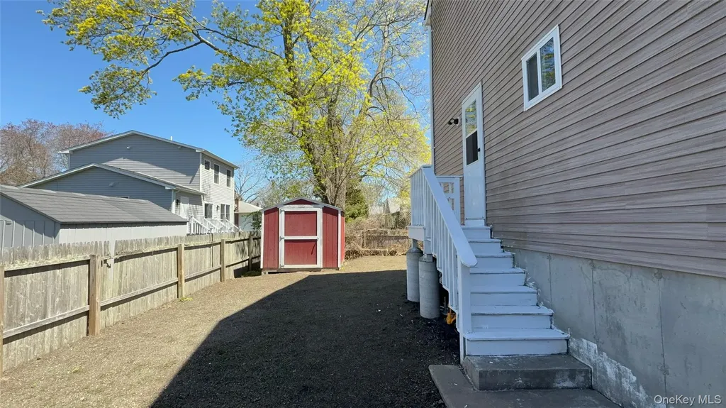 29 Sheridan Drive Shirley NY 11967