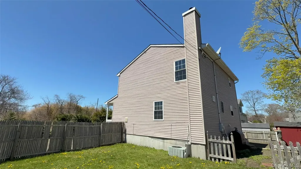 29 Sheridan Drive Shirley NY 11967