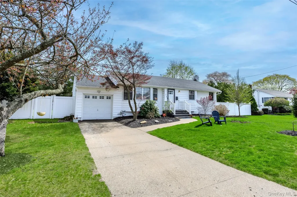 30 Clay Pitts Road Greenlawn NY 11740