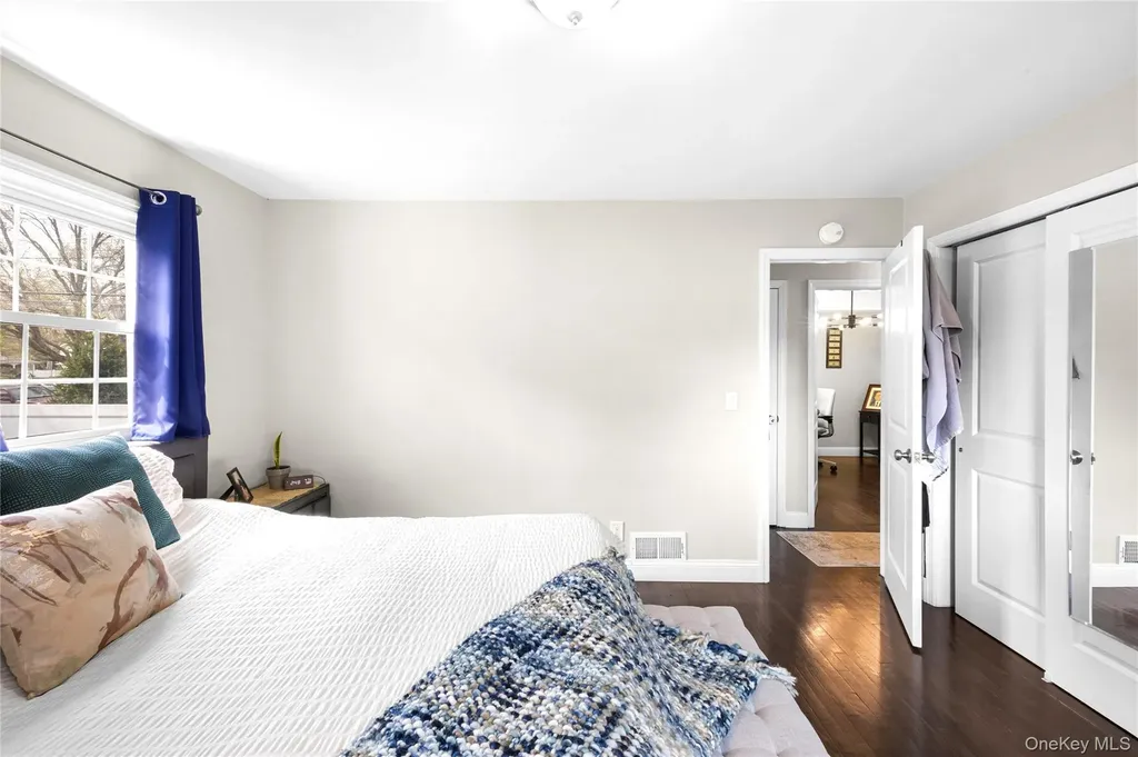30 Clay Pitts Road Greenlawn NY 11740