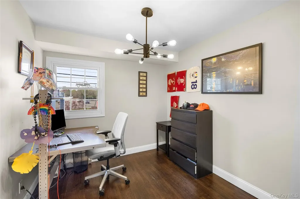 30 Clay Pitts Road Greenlawn NY 11740