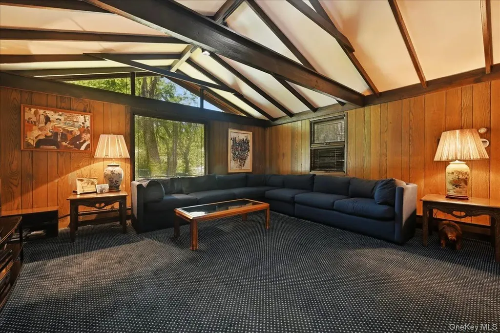 4 The Birches Roslyn Estates NY 11576