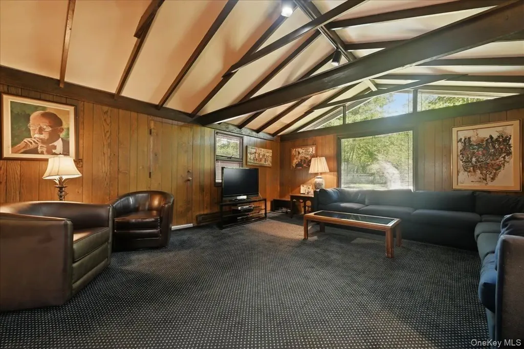 4 The Birches Roslyn Estates NY 11576