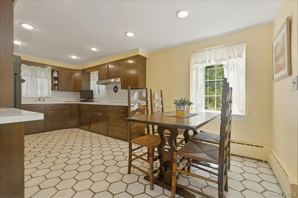 4 The Birches Roslyn Estates NY 11576