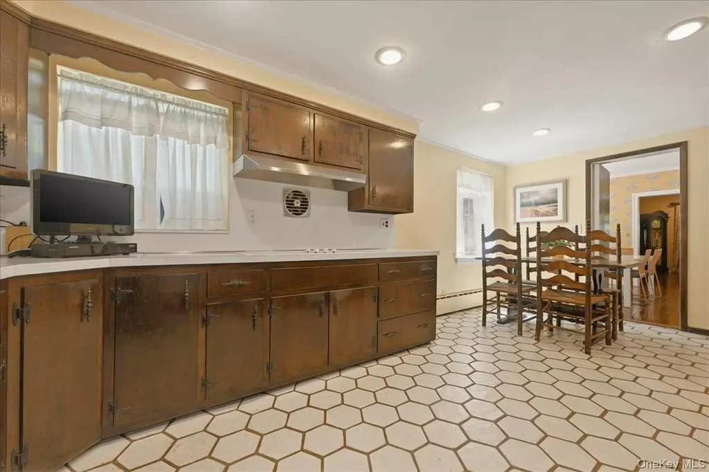 4 The Birches Roslyn Estates NY 11576
