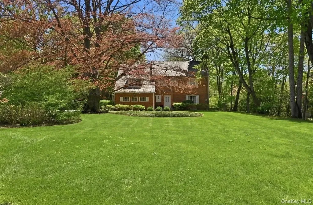 4 The Birches Roslyn Estates NY 11576