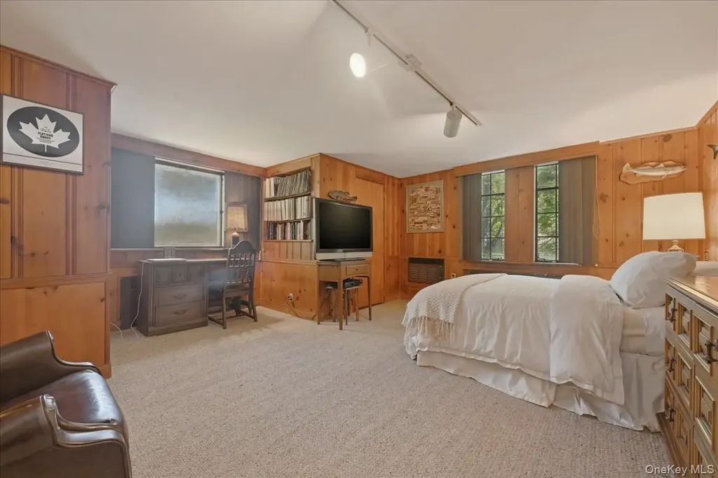 4 The Birches Roslyn Estates NY 11576