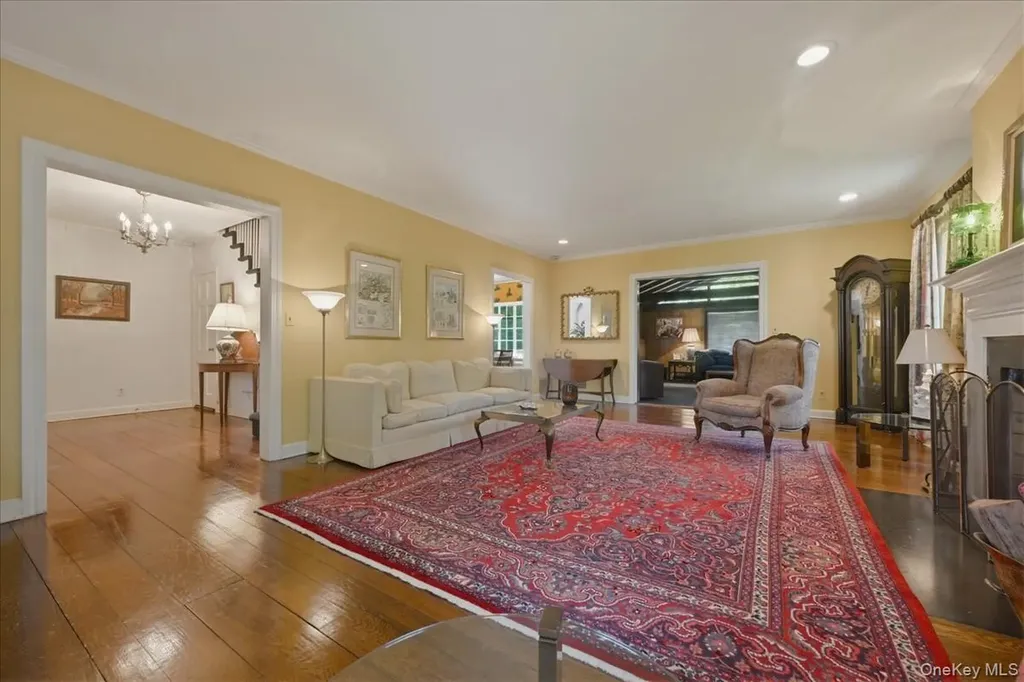 4 The Birches Roslyn Estates NY 11576