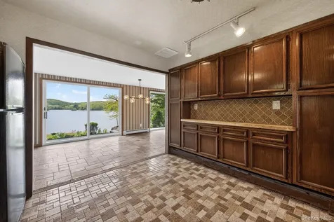 378 Lake Shore Road Putnam Valley NY 10579