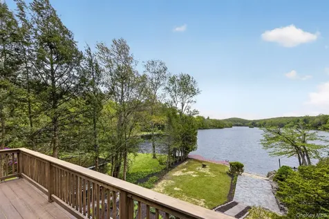378 Lake Shore Road Putnam Valley NY 10579