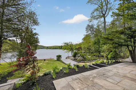 378 Lake Shore Road Putnam Valley NY 10579