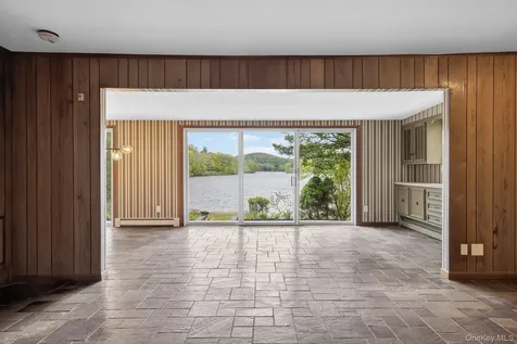 378 Lake Shore Road Putnam Valley NY 10579