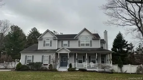 6 Donnelly Court Manorville NY 11949