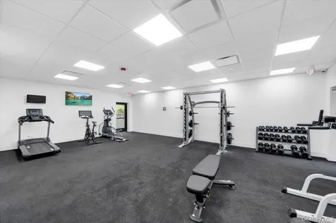 645 North Macquesten Parkway Fleetwood NY 10552