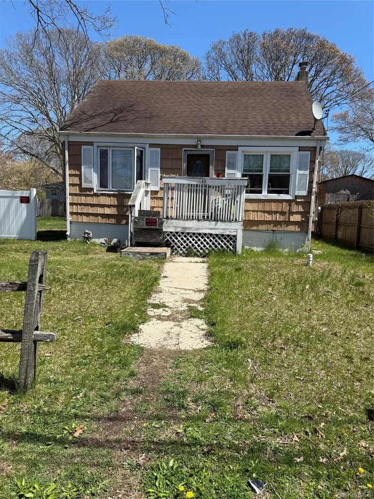 11 George Drive Mastic NY 11950