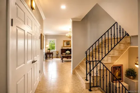 6 Inwood Place New Rochelle NY 10801