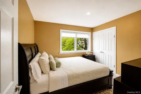 6 Inwood Place New Rochelle NY 10801