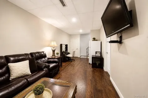 6 Inwood Place New Rochelle NY 10801