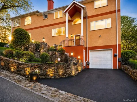 6 Inwood Place New Rochelle NY 10801