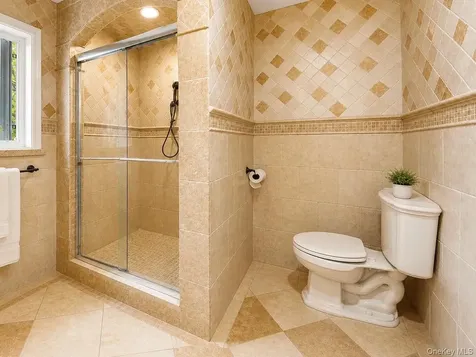 6 Inwood Place New Rochelle NY 10801