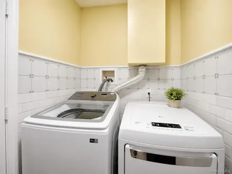 6 Inwood Place New Rochelle NY 10801