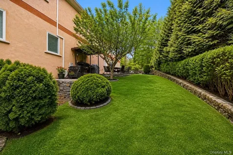 6 Inwood Place New Rochelle NY 10801