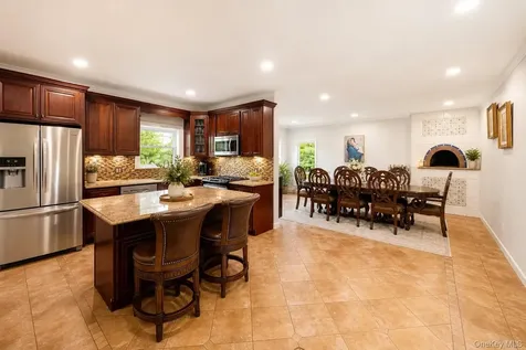6 Inwood Place New Rochelle NY 10801