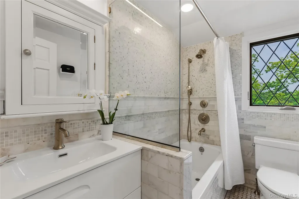 746 The Parkway Mamaroneck NY 10543