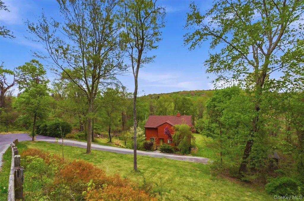 85 Ward Road Salt Point NY 12578
