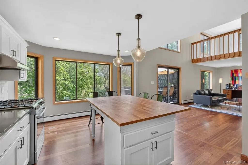 85 Ward Road Salt Point NY 12578
