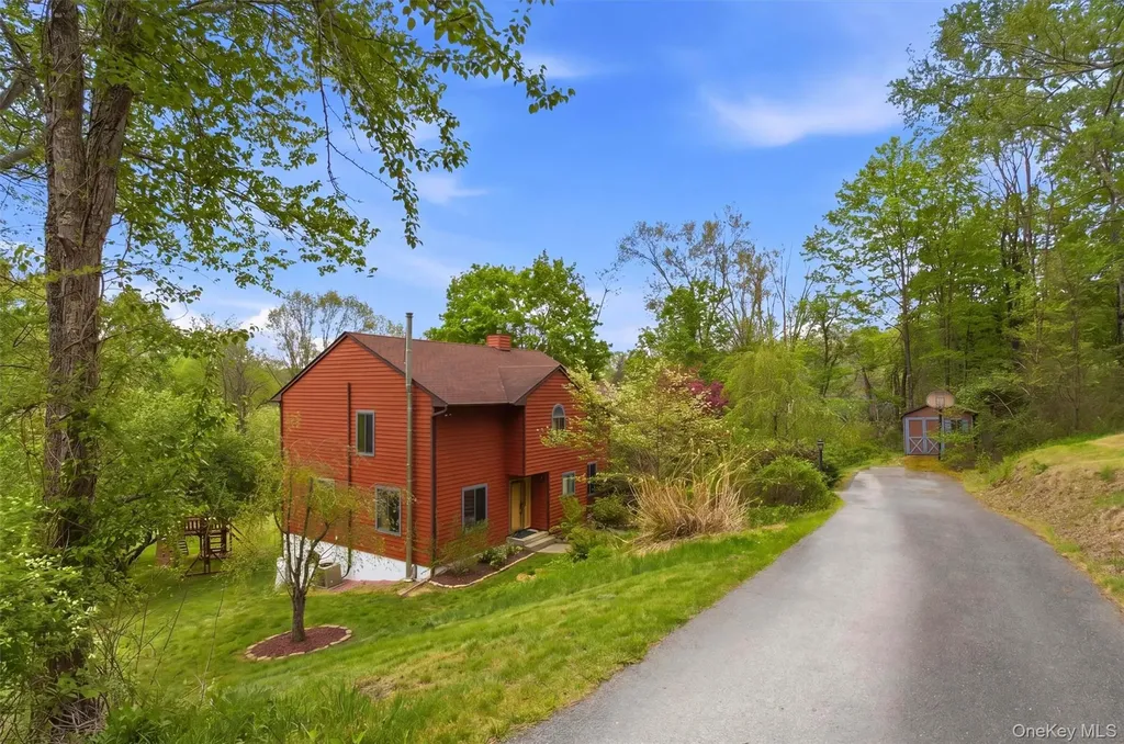85 Ward Road Salt Point NY 12578