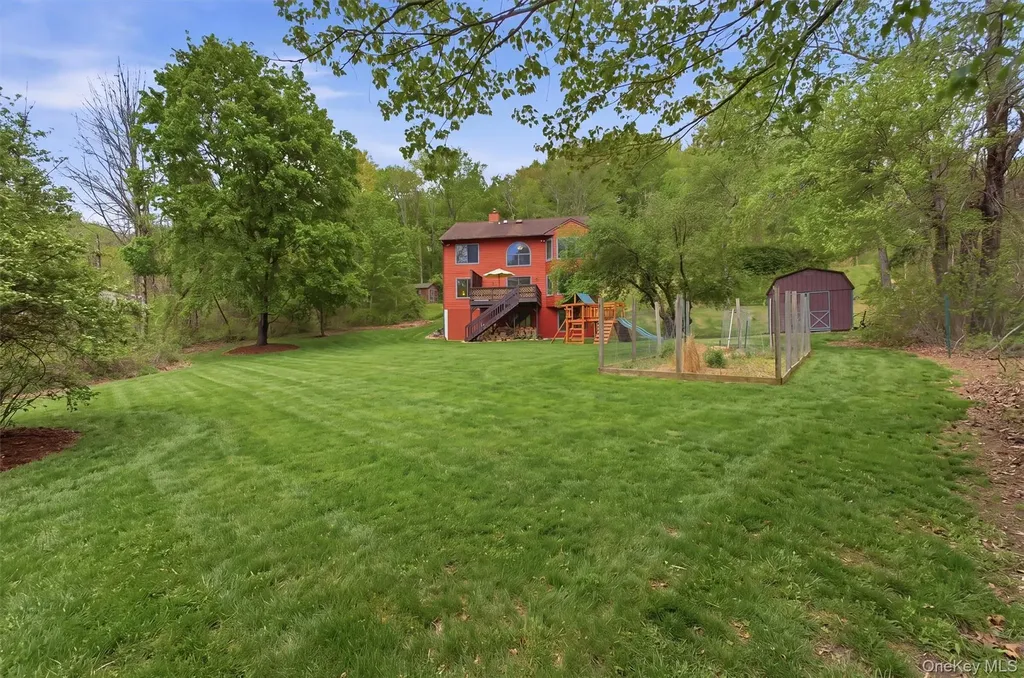 85 Ward Road Salt Point NY 12578