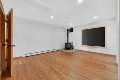 85 Ward Road Salt Point NY 12578