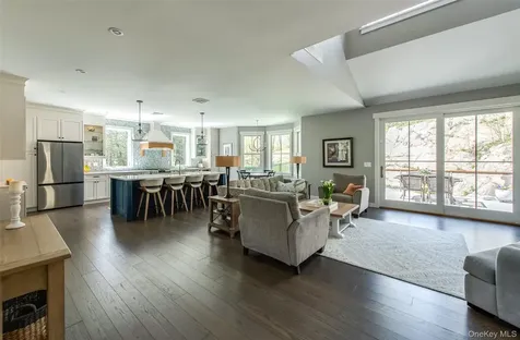 21 Peacock Road Rhinebeck NY 12572