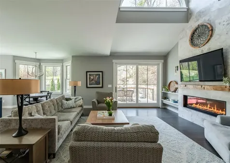 21 Peacock Road Rhinebeck NY 12572
