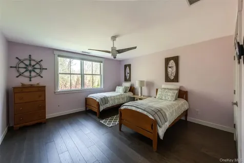 21 Peacock Road Rhinebeck NY 12572