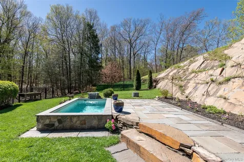 21 Peacock Road Rhinebeck NY 12572