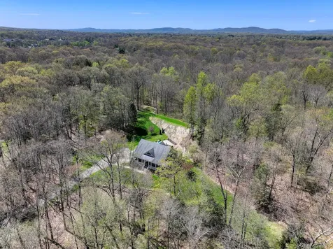 21 Peacock Road Rhinebeck NY 12572