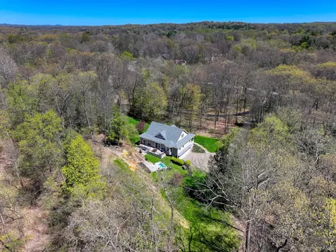 21 Peacock Road Rhinebeck NY 12572