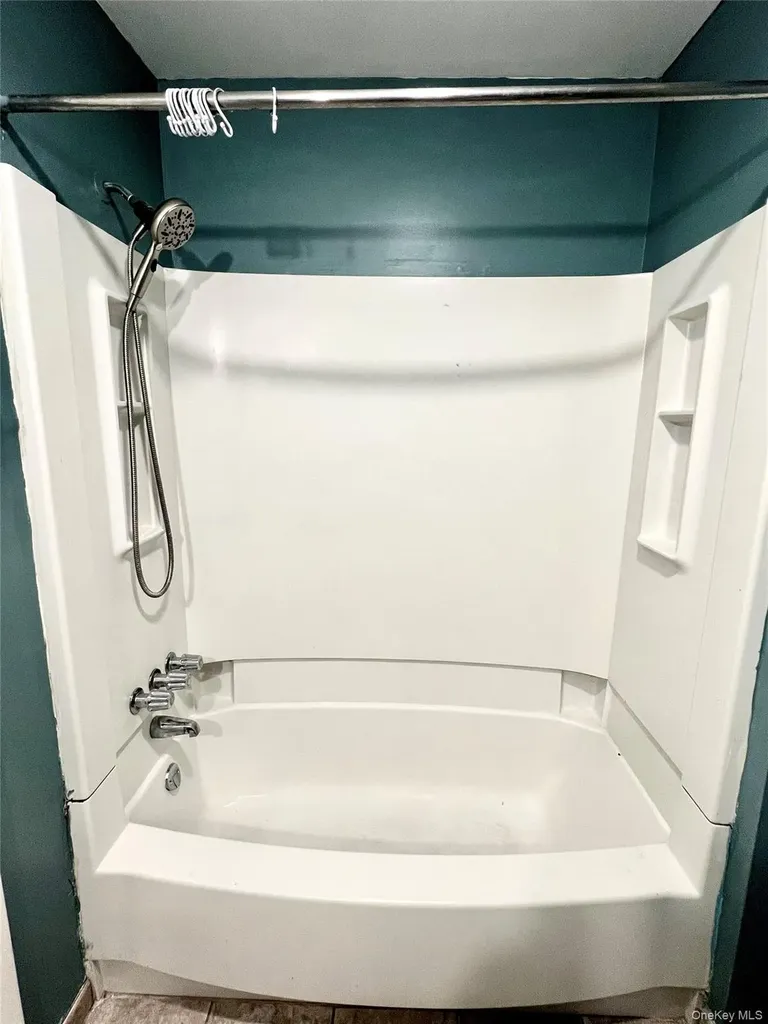 326 Concord Lane Middletown NY 10940