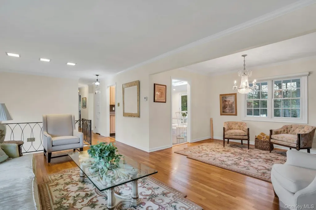 22 Abbey Drive Commack NY 11725