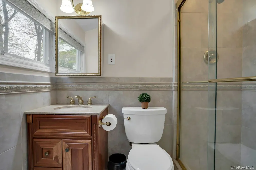 22 Abbey Drive Commack NY 11725