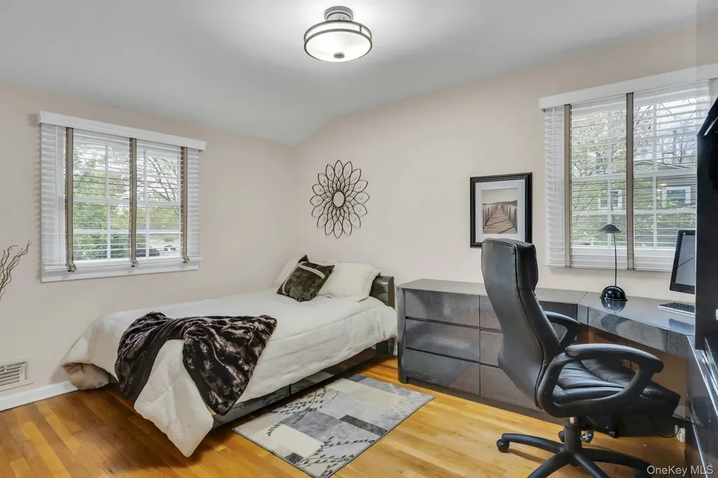 22 Abbey Drive Commack NY 11725