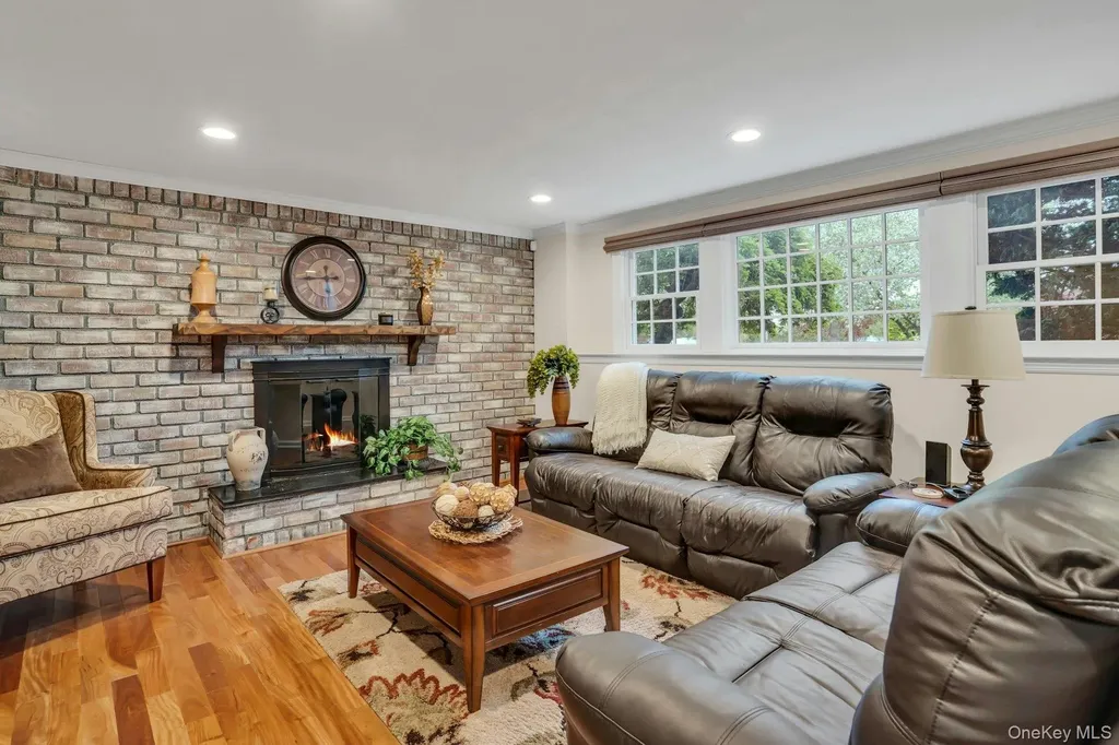 22 Abbey Drive Commack NY 11725