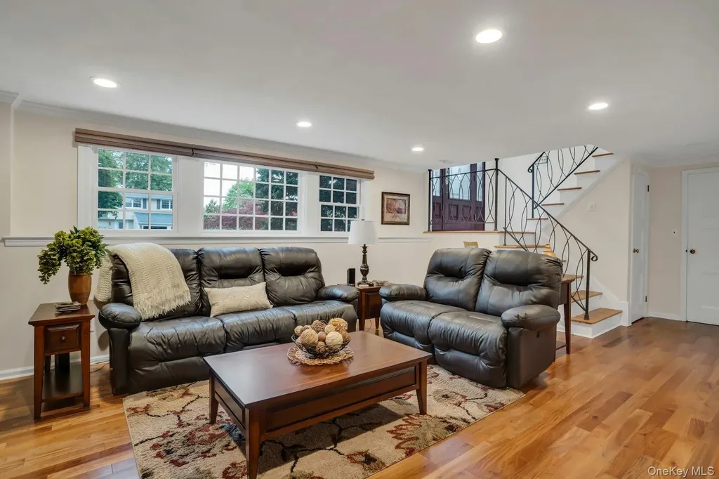 22 Abbey Drive Commack NY 11725